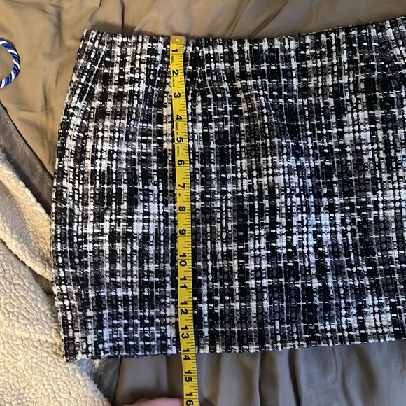 Venus Tweed plaid mini skirt in black and white - Picture 3 of 7